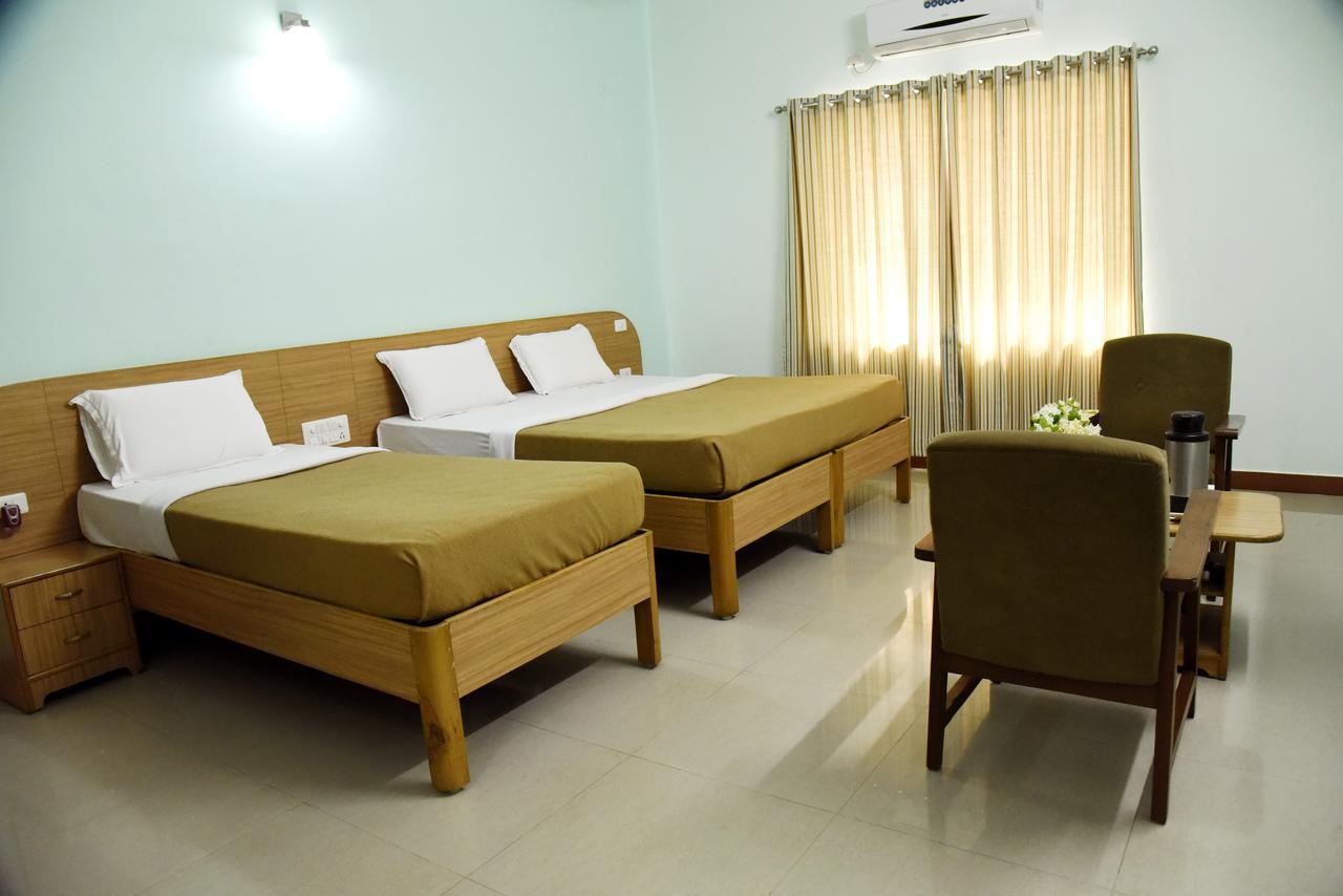 Готель Slr Residency Subrahmanya Екстер'єр фото