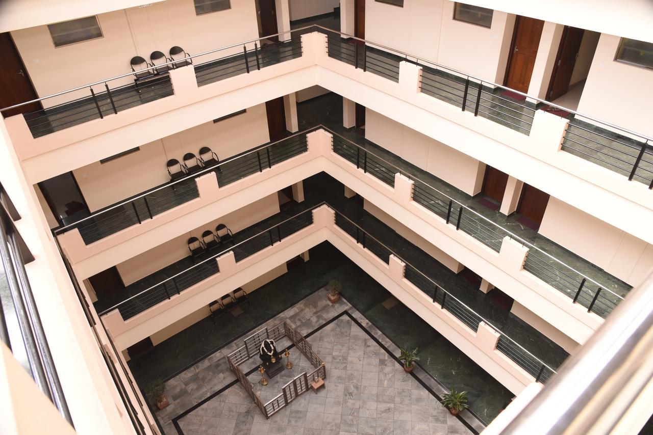 Готель Slr Residency Subrahmanya Екстер'єр фото
